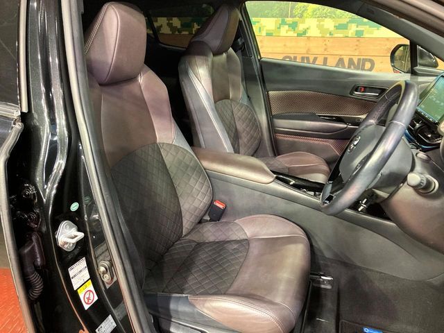 TOYOTA C-HR 2017 Image 31