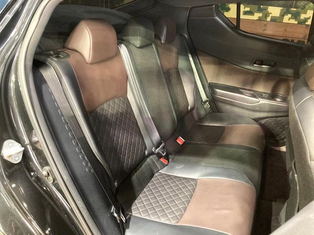 TOYOTA C-HR 2017 Image 31