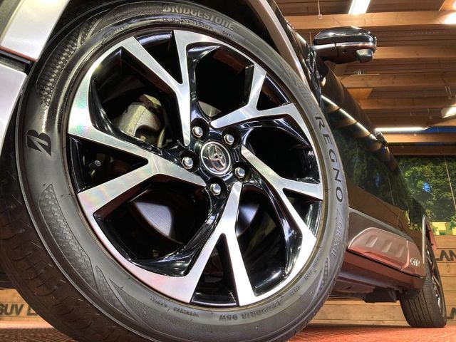 TOYOTA C-HR 2017 Image 31