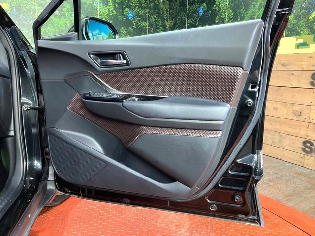 TOYOTA C-HR 2017 Image 31