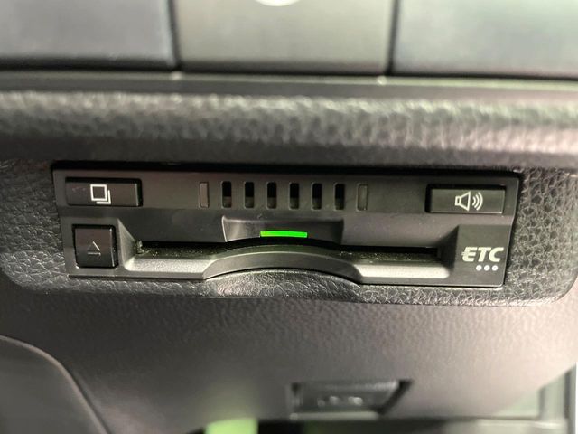 TOYOTA COROLLA TOURING HYBR 2019 Image 31