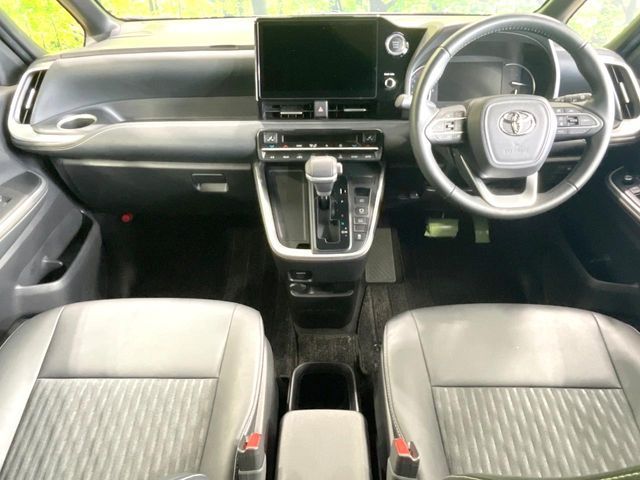 TOYOTA NOAH 2022 Image 31