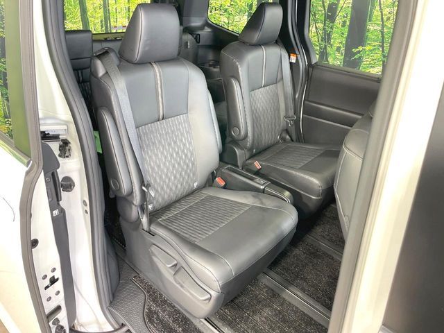 TOYOTA NOAH 2022 Image 31