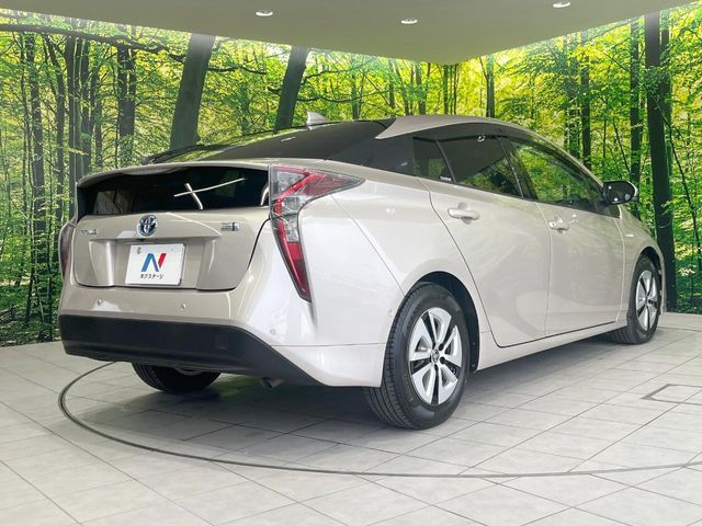 TOYOTA PRIUS 2017 Image 31