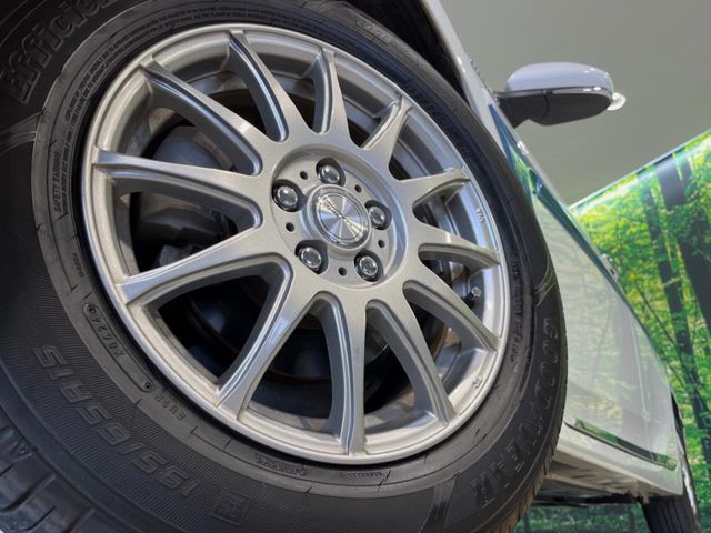 TOYOTA PRIUS 2018 Image 31