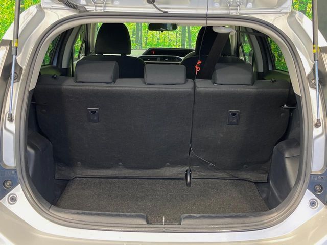 TOYOTA AQUA 2015 Image 31