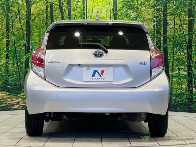 TOYOTA AQUA 2015 Image 31