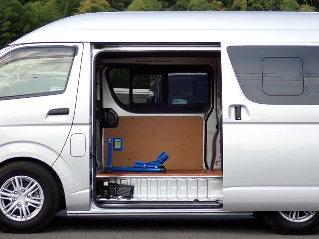 TOYOTA HIACE VAN 1.25T 2WD 2020 Image 31