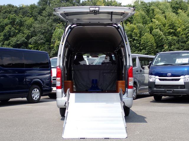 TOYOTA HIACE VAN 1.25T 2WD 2020 Image 31