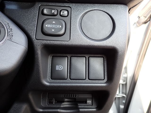 TOYOTA HIACE VAN 1.25T 2WD 2020 Image 31