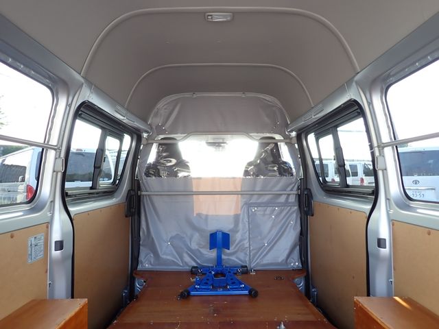 TOYOTA HIACE VAN 1.25T 2WD 2020 Image 31