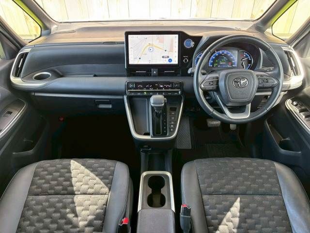 TOYOTA VOXY HYBRID 2022 Image 31