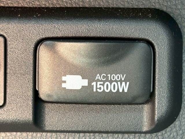 TOYOTA VOXY HYBRID 2022 Image 31