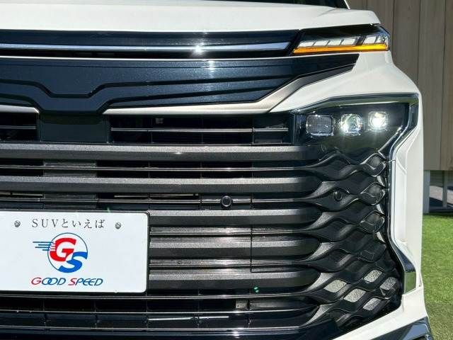 TOYOTA VOXY HYBRID 2022 Image 31
