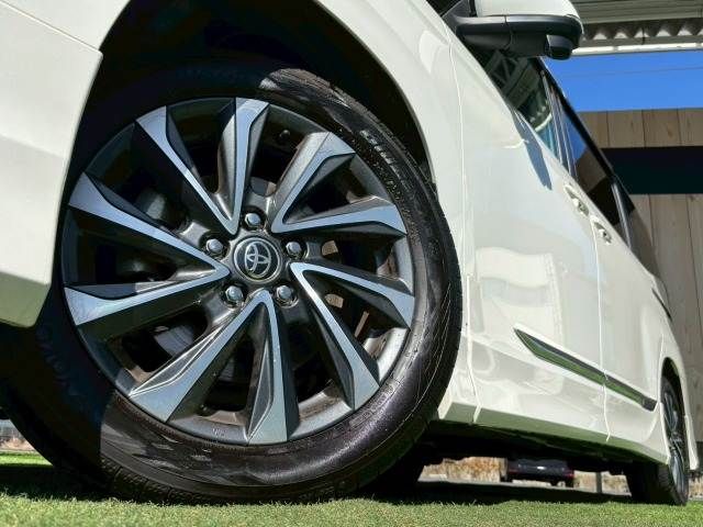 TOYOTA VOXY HYBRID 2022 Image 31