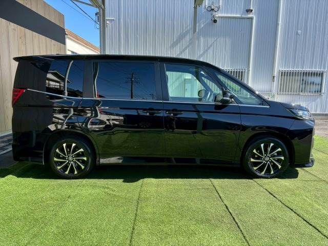 TOYOTA NOAH 2023 Image 31