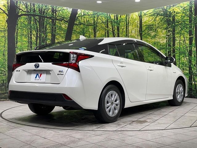 TOYOTA PRIUS 4WD 2019 Image 31