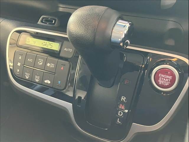 HONDA N BOX 2015 Image 31