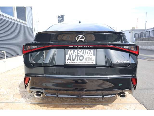 TOYOTA LEXUS IS300H 2023 Image 31