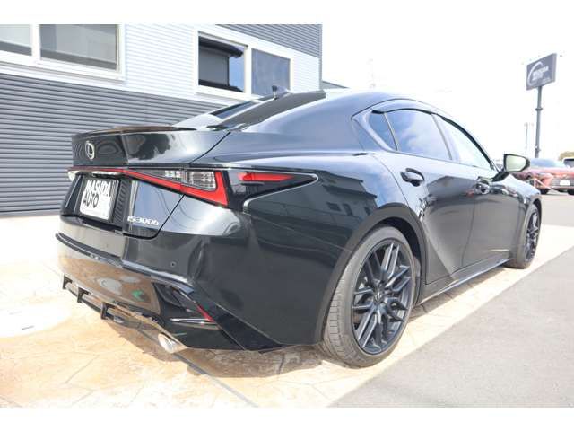 TOYOTA LEXUS IS300H 2023 Image 31