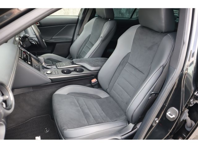 TOYOTA LEXUS IS300H 2023 Image 31