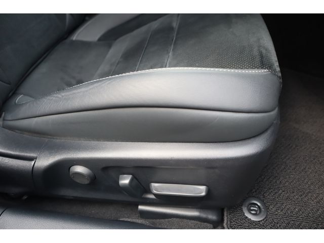 TOYOTA LEXUS IS300H 2023 Image 31