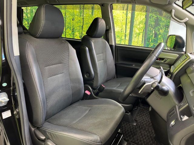 TOYOTA VOXY 2013 Image 31