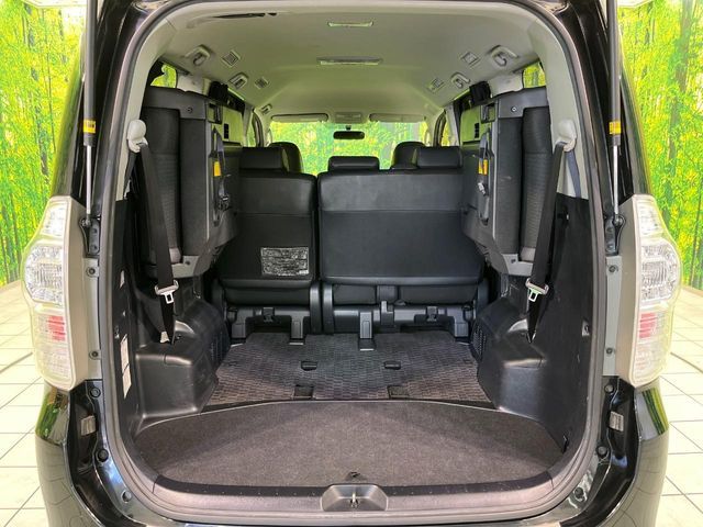 TOYOTA VOXY 2013 Image 31