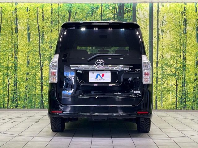 TOYOTA VOXY 2013 Image 31