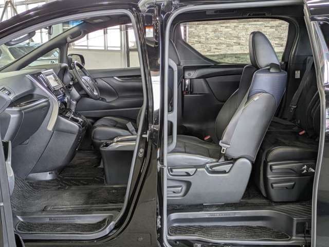 TOYOTA VELLFIRE 2017 Image 31