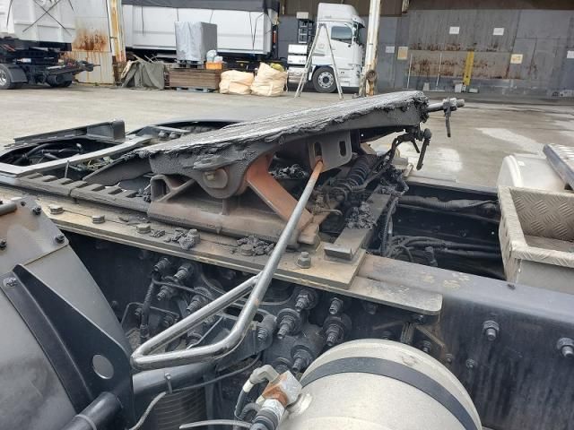 NISSAN DIESEL QUON 2016 Image 31