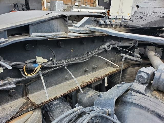 NISSAN DIESEL QUON 2016 Image 31