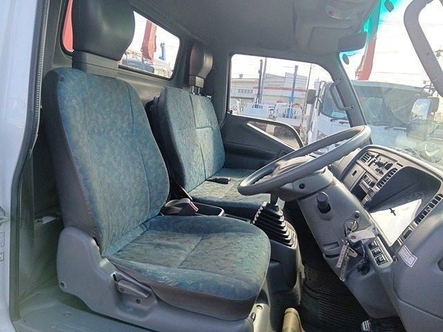 MITSUBISHI CANTER 2001 Image 31