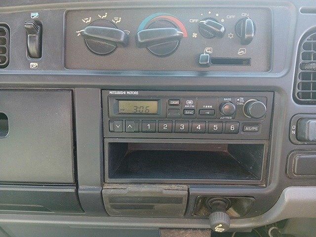 MITSUBISHI CANTER 2001 Image 31