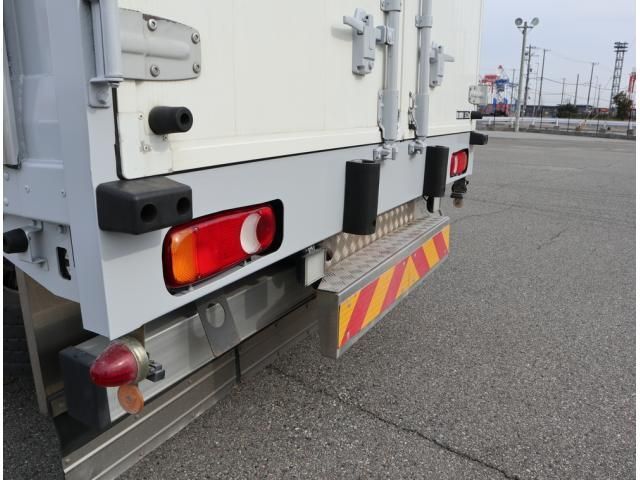 NISSAN DIESEL QUON 2018 Image 31