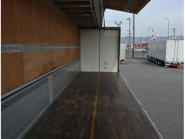 NISSAN DIESEL QUON 2018 Image 31