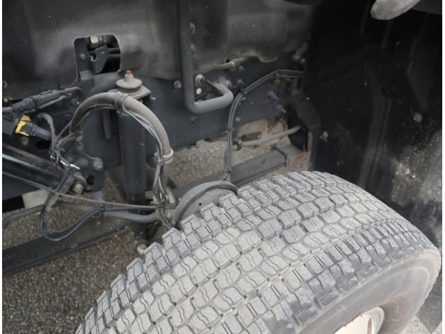 NISSAN DIESEL QUON 2018 Image 31