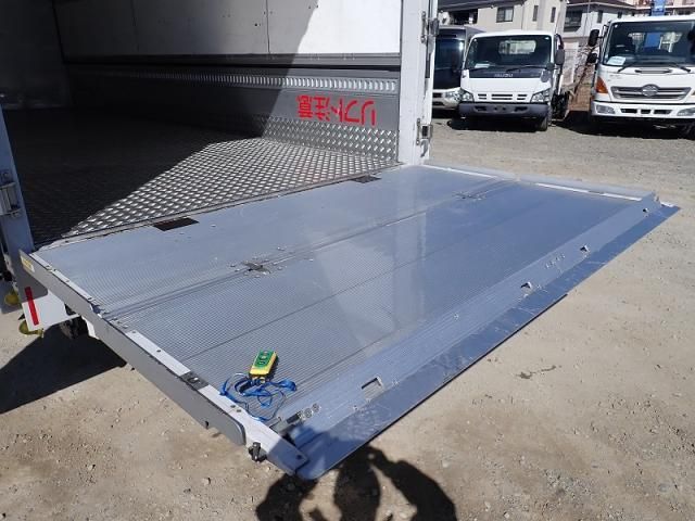 MITSUBISHI FUSOU FIGHTER 2023 Image 31