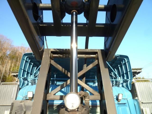 NISSAN DIESEL QUON 2013 Image 31