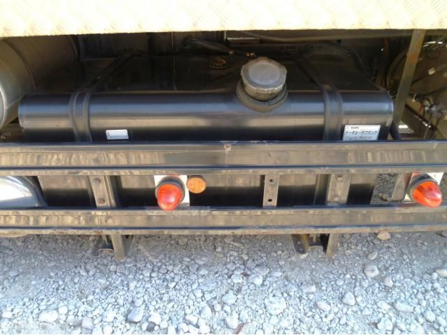 NISSAN DIESEL QUON 2013 Image 31