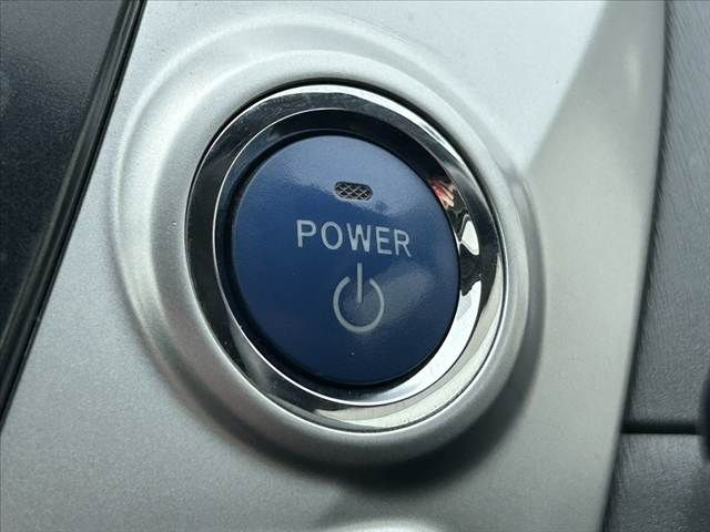 TOYOTA PRIUS ALPHA 2013 Image 31