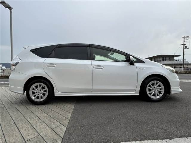 TOYOTA PRIUS ALPHA 2013 Image 31