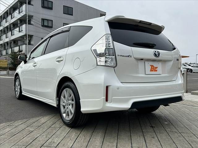 TOYOTA PRIUS ALPHA 2013 Image 31