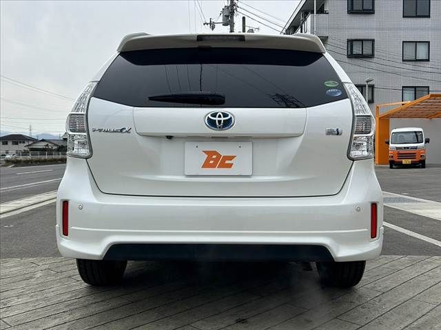 TOYOTA PRIUS ALPHA 2013 Image 31