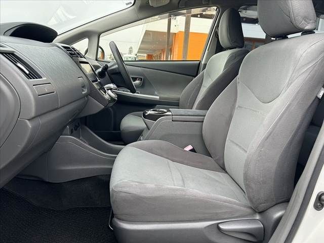TOYOTA PRIUS ALPHA 2013 Image 31