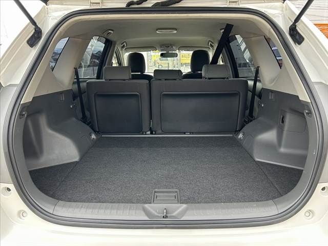 TOYOTA PRIUS ALPHA 2013 Image 31