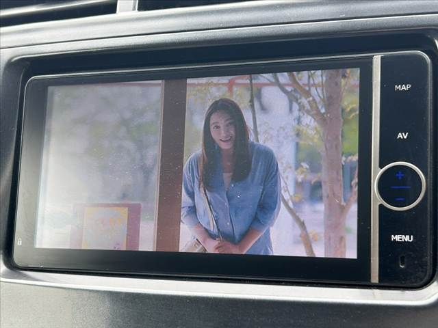 TOYOTA PRIUS ALPHA 2013 Image 31