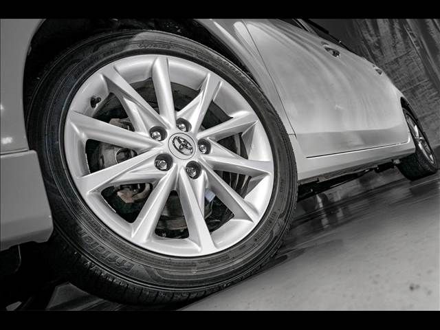 TOYOTA PRIUS ALPHA 2012 Image 31