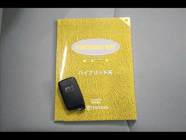 TOYOTA PRIUS ALPHA 2012 Image 31