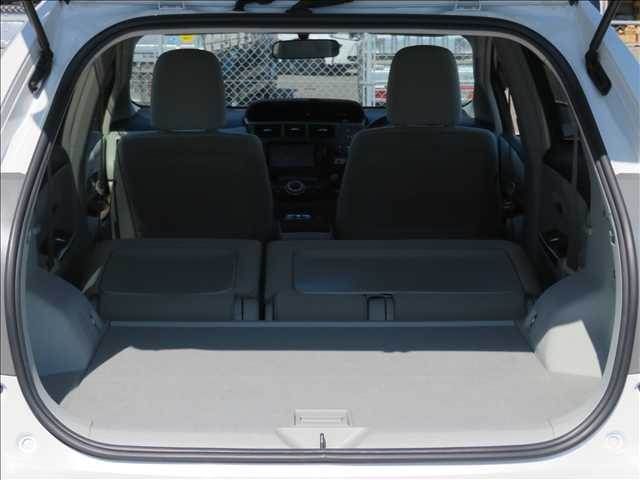 TOYOTA PRIUS ALPHA 2012 Image 31